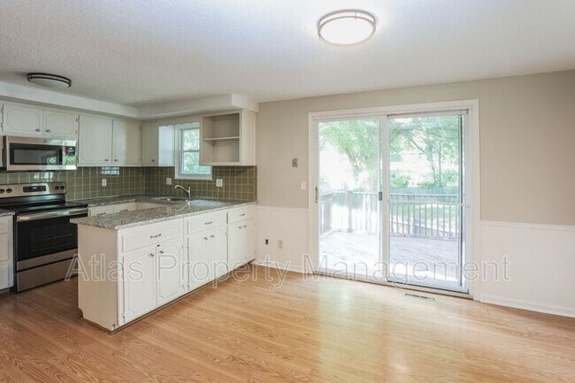 Building Photo - 1014 Lindenwood Ln