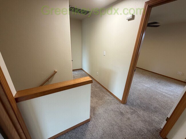 Building Photo - Charming 3-Bedroom/2.5-Bathroom House in the Cathedral Park Neighborhood of St. Johns