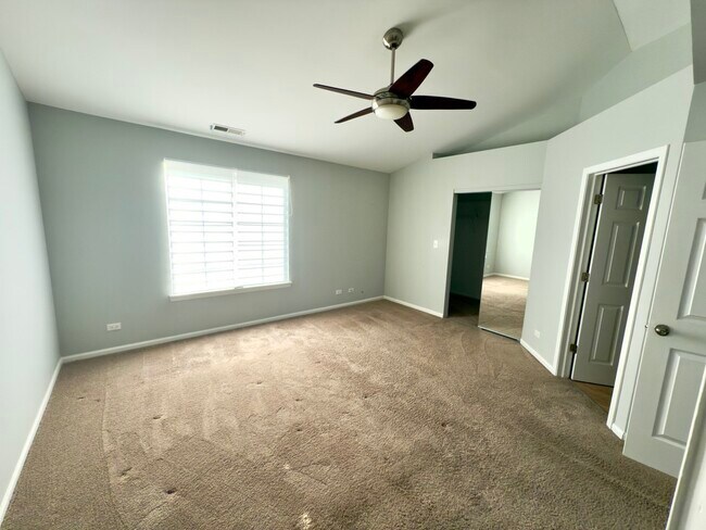 Building Photo - 1560 New Haven Dr