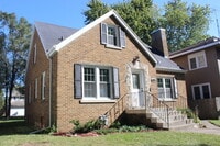 Building Photo - 1018 S Evergreen Ave