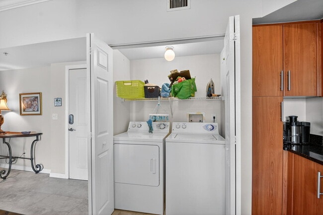 Building Photo - 600 S Dixie Hwy