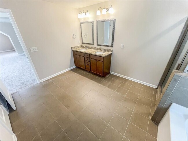 Building Photo - 5840 Zelkova Dr