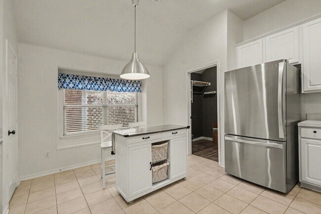 Building Photo - 1707 Briarhollow Dr