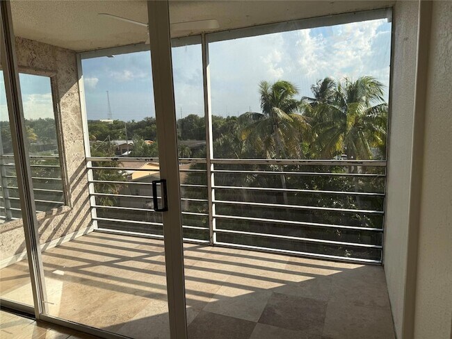 Building Photo - 109 Royal Pk Dr