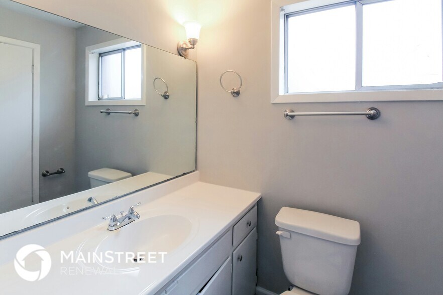 Building Photo - 2887 Landview Cove