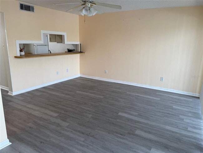 Building Photo - 9201 Tudor Dr
