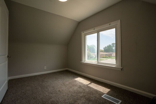 Building Photo - Eastpointe 3 bedroom