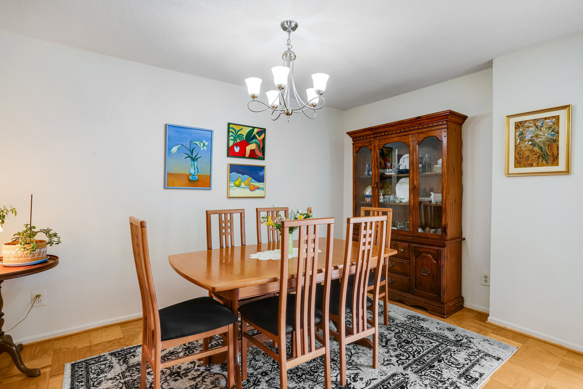 Separate dining area - 118 Monroe St