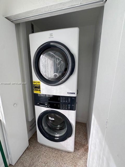 Building Photo - 900 SW 5th Ave