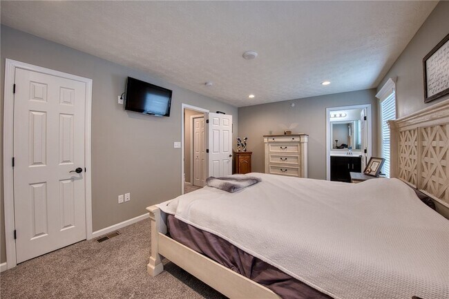 Building Photo - 109 Shaley Dr