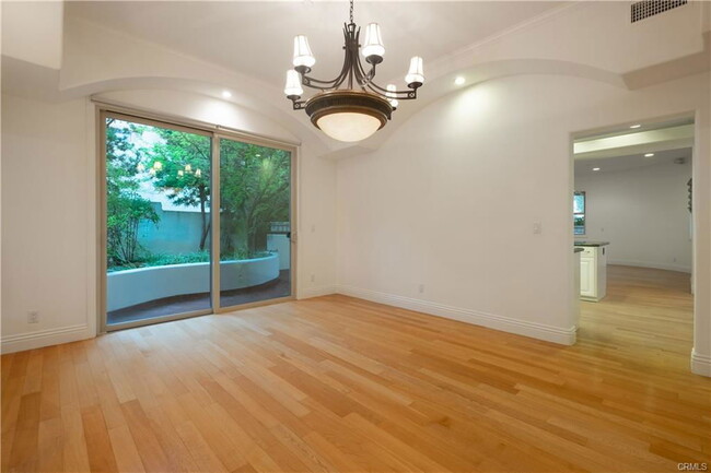 Primary Photo - 2753 Piedmont Ave