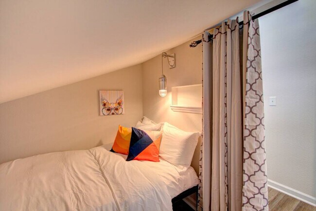 Building Photo - 16920 Landover Rd