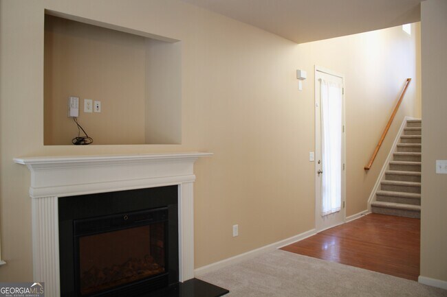 Building Photo - 3328 Castleberry Village Cir