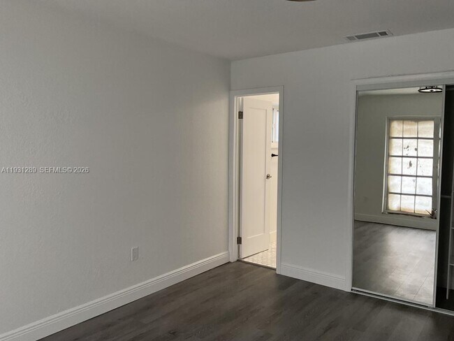 Building Photo - 11620 NW 31st Pl