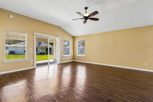 Building Photo - Single-Story OakLeaf Plantation Home Near Shopping, Schools and Recreation