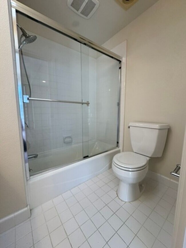 Building Photo - 280 Portola Dr