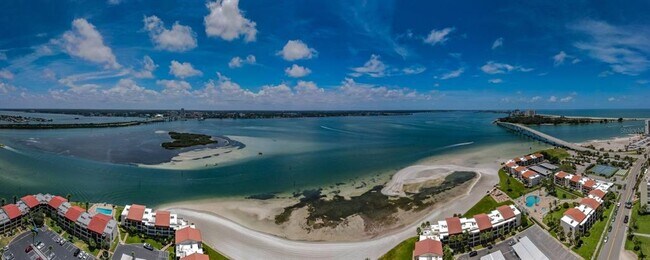 Building Photo - 800 S Gulfview Blvd