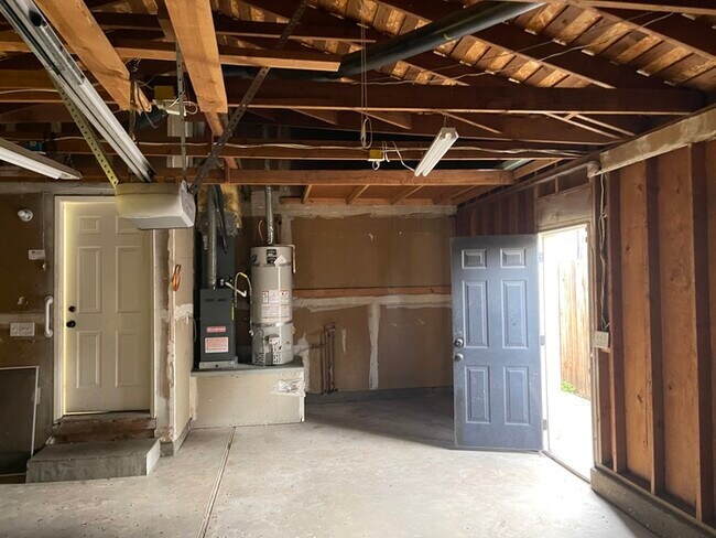 Building Photo - North Stockton 3 Bedroom Single Story Home