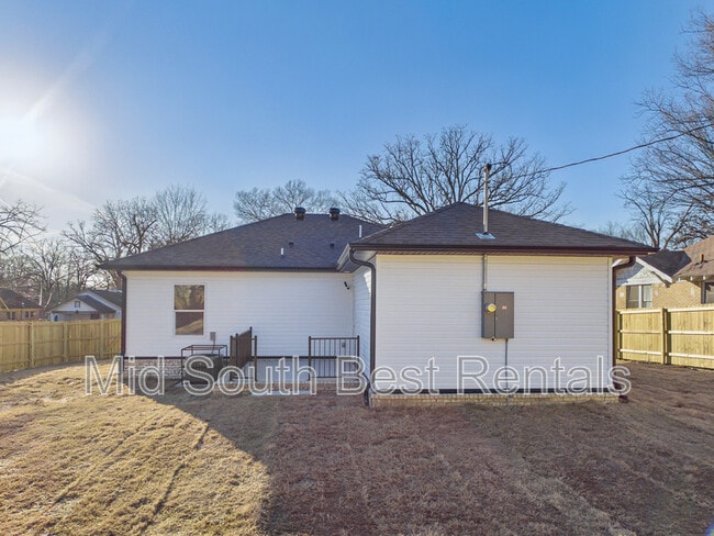 Building Photo - 2113 S Martin St