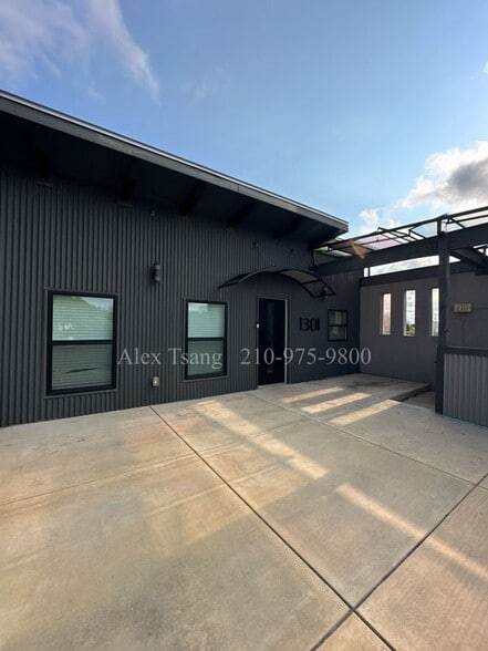 Building Photo - 811 Montana St