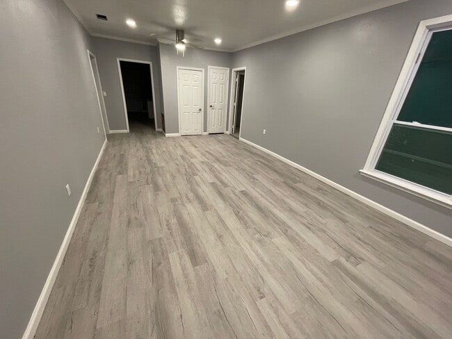 Building Photo - 3818 Charles St