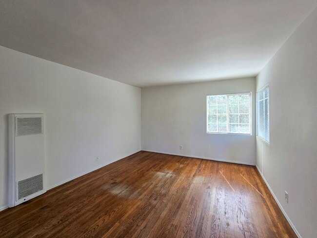 Building Photo - 310 N Florence St