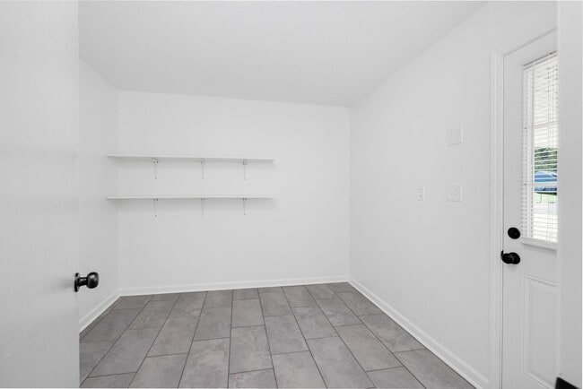 Building Photo - 3 bedroom, 2 bath recently renovated in Southaven