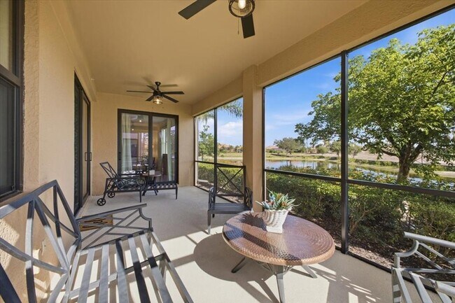 Building Photo - 10792 Tarflower Dr