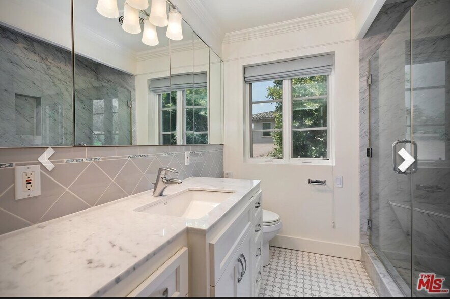 Updated bathroom - 668 S GRETNA GREEN Way