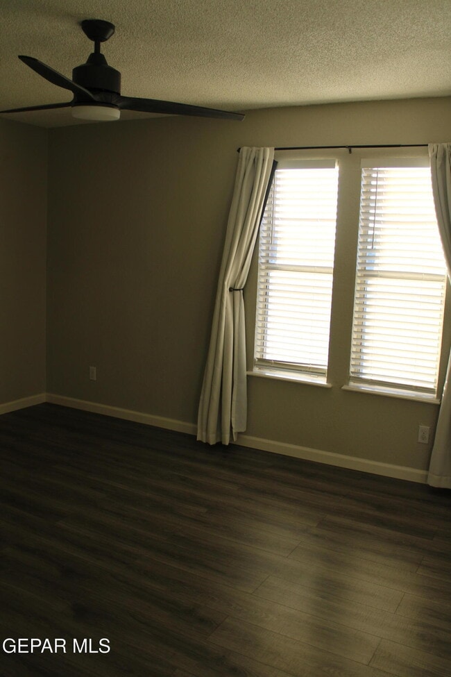 Building Photo - 11100 La Quinta Pl