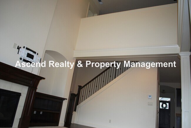 Building Photo - Bethany 4 Bed + Bonus Next to Springville Gourmet Kitchen Bed & Full Bath on Main