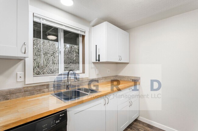 Building Photo - Charming 2-Bedroom Apartment in Markham!