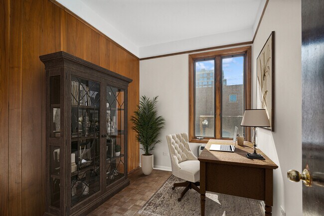 Building Photo - 545 W Belden Ave