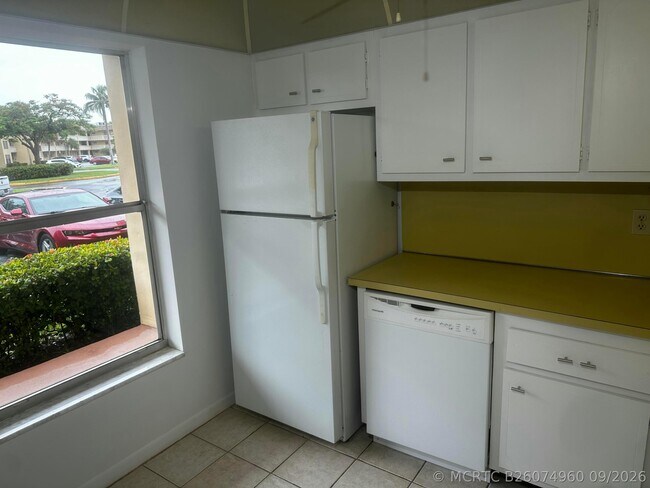 Building Photo - 6091 NW 61st Ave
