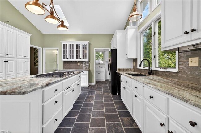 Building Photo - Charming 4-Bedroom Home in the Heart of Colonial Place