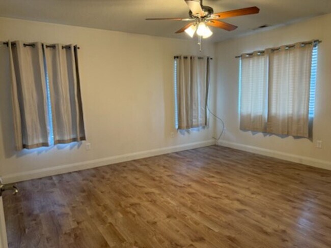 Building Photo - Rural freedom