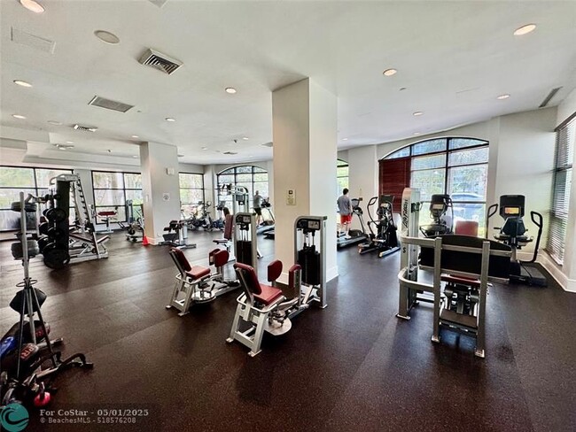 Building Photo - 610 W Las Olas Blvd
