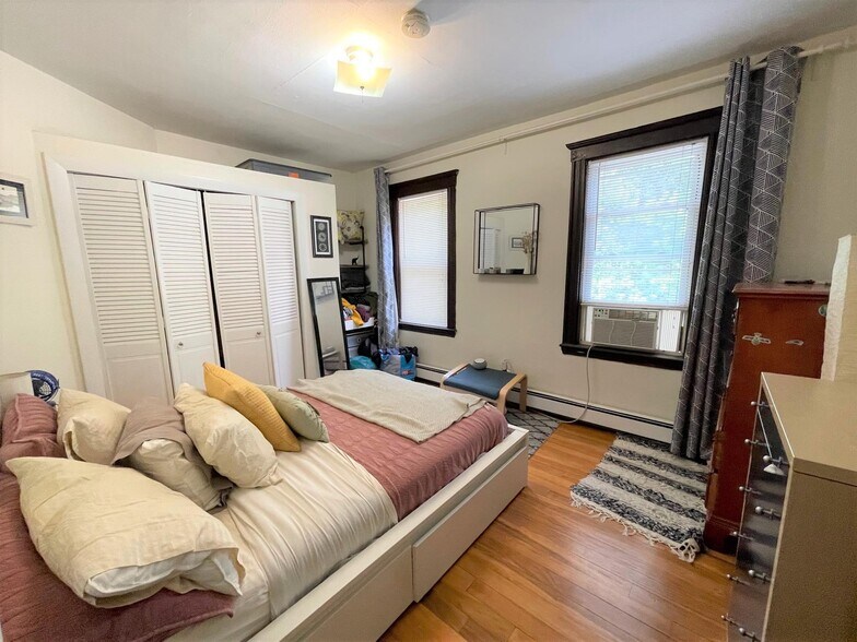 Building Photo - 36 Linden Ave