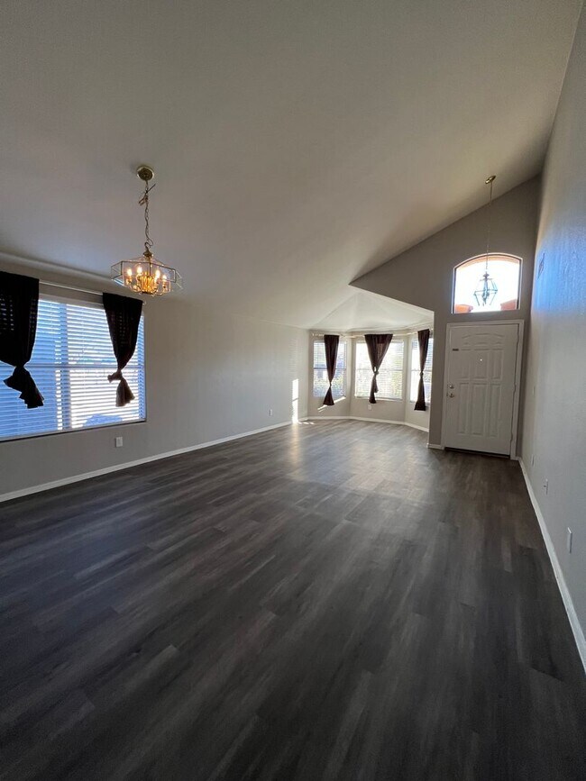 Building Photo - Mesquite Canyon Cul-De-Sac Home