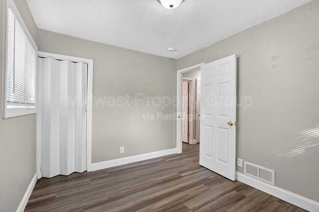 Building Photo - 273 Roderick Dr