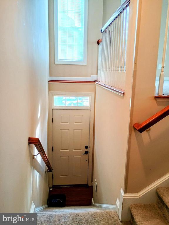 Building Photo - 1043 Hotchkiss Pl