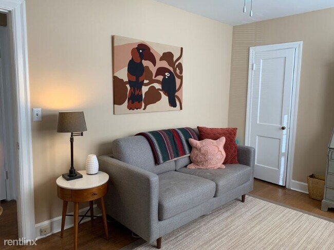 Building Photo - 2 br, 1 bath House - 1904 Warfield A Unit A