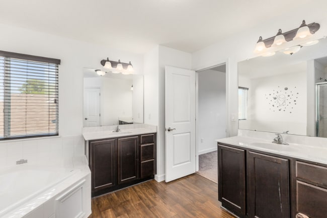 Building Photo - 4165 Freesia Dr