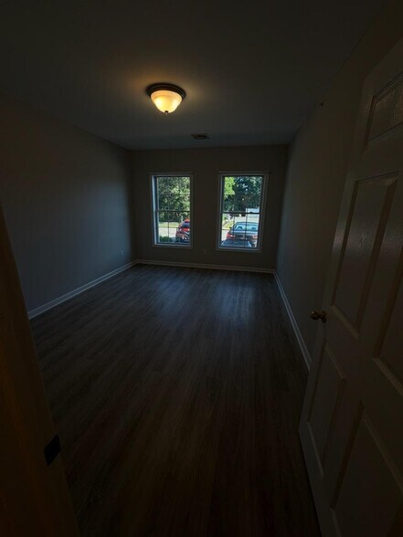 Building Photo - 130 Meridian St