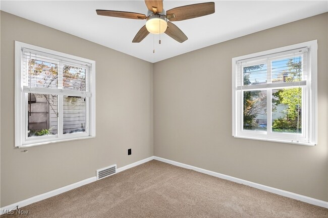 Building Photo - 2520 Laurelhurst Rd