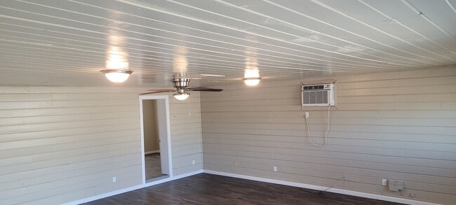 Building Photo - Beautiful home. Apply today!