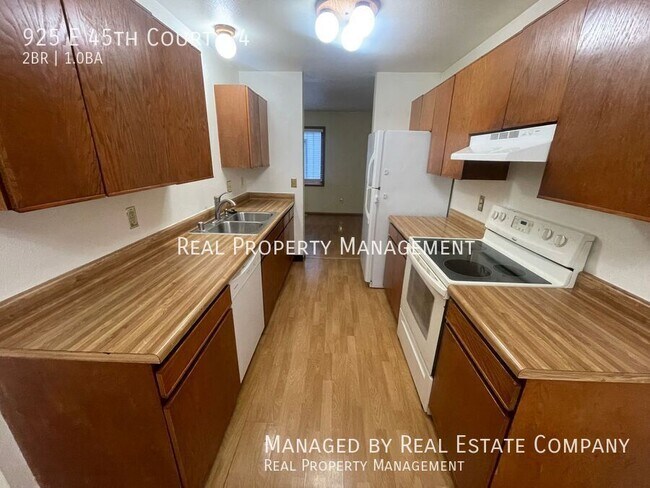 Building Photo - 925 E 45th Ct
