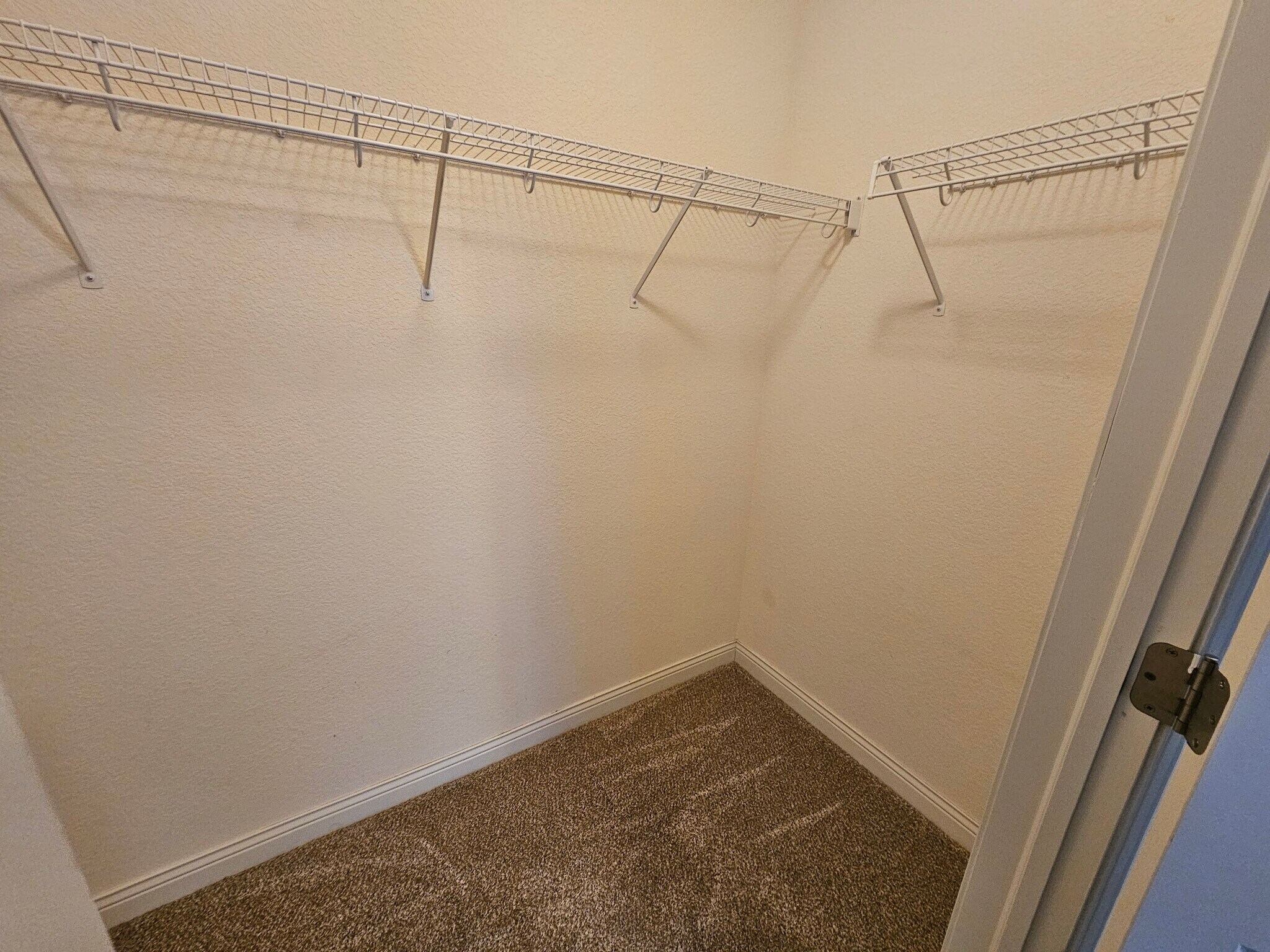 Building Photo - 1850 Stoney Ln