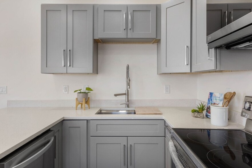 Building Photo - 3576 W 66th Ave