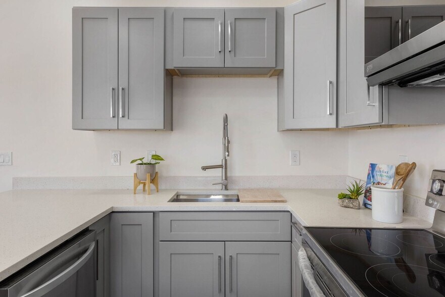 Building Photo - 3580 W 66th Ave